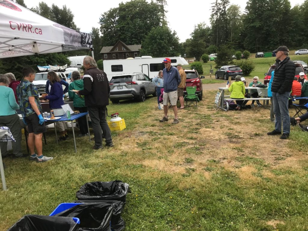 A group of people at a car show

AI-generated content may be incorrect.